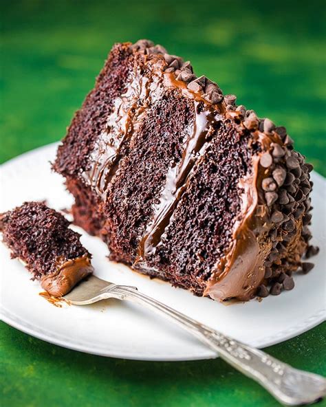 Decadent Recipe for Crack Cake: A Sweet and Addictive Delight